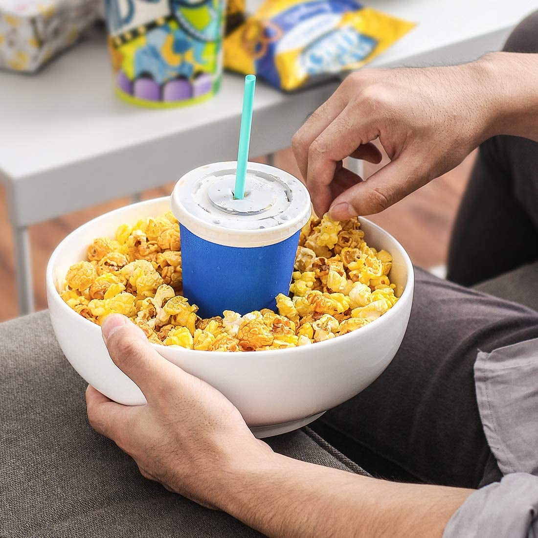 Serving Bowls, 9.5" Large Salad Bowls for Entertaining, Side Dishes, Pho, Pasta, Centerpiece Bowls for Dinner Parties, Kitchen Decor, Microwave & Dishwasher Safe, White